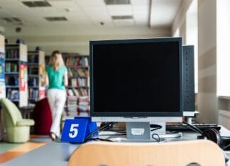 Jak powstaje grafika cyfrowa inspirowana sztuką tradycyjną